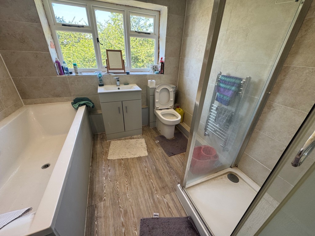 Lot: 107 - PERIOD FREEHOLD FREEHOUSE ON 1.5 ACRE PLOT WITH POTENTIAL - Bathroom with shower cubicle